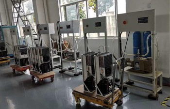 威馳機(jī)柜空調(diào)組裝車(chē)間